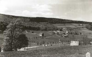 Rehefeld (Altenberg-Rehefeld-Zaunhaus). Ortsteilansicht mit Grenzbaude