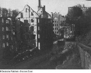 Bautzen. Zerstörte Bautzener Tuchfabrik AG und Mühltorbastei. Blick vom Eselsweg. Kriegsschäden 1945