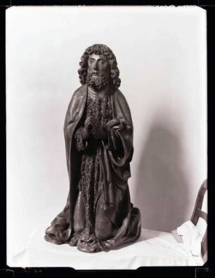 evangelische Stadtkirche; Plastik vom Hochaltar, Johannes der Täufer nach der Restaurierung