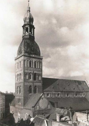 Riga. Dom. Außenansicht von Südwest, von einem Haus der Palaisstraße