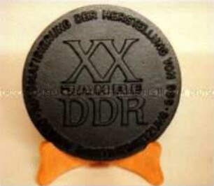 Plakette zum 20. Jahrestag der DDR