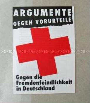 Faltblatt des Deutschen Roten Kreuzes zum Thema Fremdenfeindlichkeit