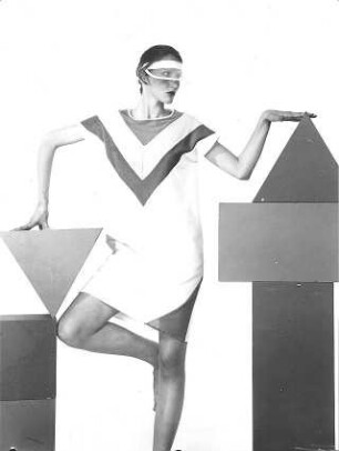 Modeaufnahmen für Ausstellung und Anzeigengestaltung : VVB Textima. Modeaufnahmen für Ausstellung und Anzeigengestaltung