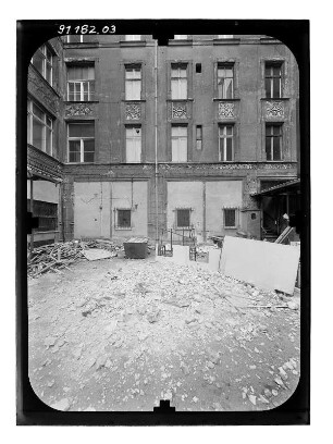 Berlin-Mitte, Französische Straße 47. Wohnhaus (1895). Hoffront