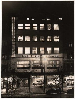 Bürohaus Bismarckstraße, Berlin-Charlottenburg: Ansicht bei Nacht