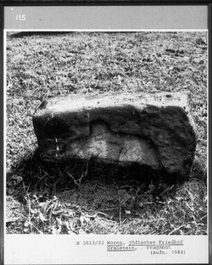 Fragment eines Grabsteins