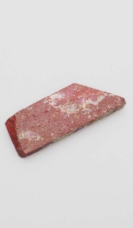 rotes Glas-Fragment