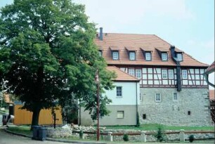 Teilansicht Edelhof, davor Wassergraben