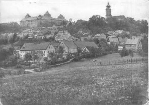 Augustusburg. Stadtansicht mit Schloß und Stadtkirche St. Peter von Nordnordost