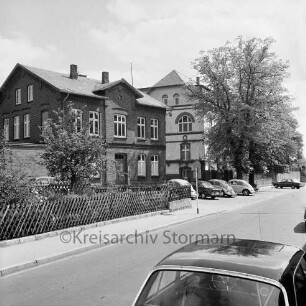 Kerns Internatschule: Königstraße: Südfassade: davor das östliche Nachbargebäude
