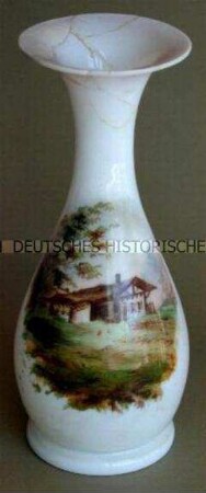 Vase aus Milchglas mit farbiger Landschaftsmalerei