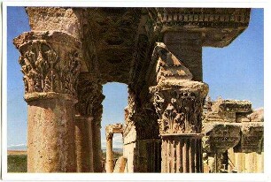 Baalbek. Bacchustempel, Architrav