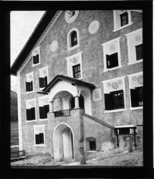 Haus Caratsch in S-chanfs (St. Moritz)