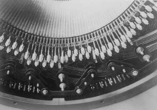 Statorwicklung eines Schwungradgenerators : Technikgeschichte | Physik | Elektrizität | Elektromagnet und Elektromotor