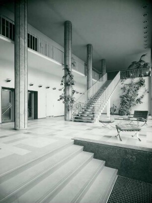 Savigny-Hotel, Frankfurt am Main, 1952-1953