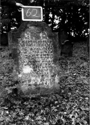 Grabstein 62 [Nir S. 61 Nr. 6.08]