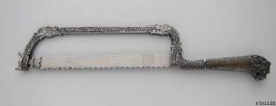 Säge / Gartenbesteck bestehend aus Gartenplötze, Scheide, Säge, großem Messer, kleinem Messer, Hippe, Okuliermesser, Feile, Pfriem, Bohrer, Falzbein und Meißel