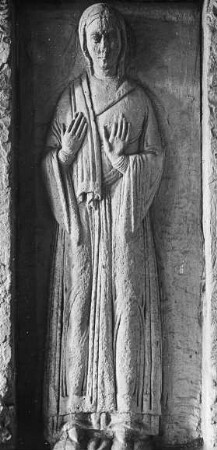 Gernrode, ehem. Stiftskirche St. Cyriakus, Hl. Grab, Westwand der Grabkammer, weibl. Figur (vermutl. Maria Magdalena)