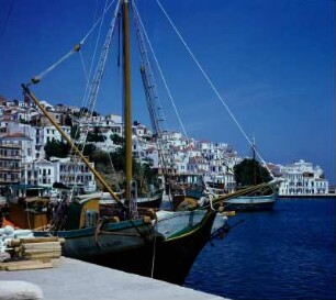 Skopelos. Fortigon im Hafen