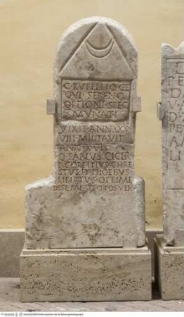 Stele mit Grabinschrift "...C(aio) RVFELLIO"