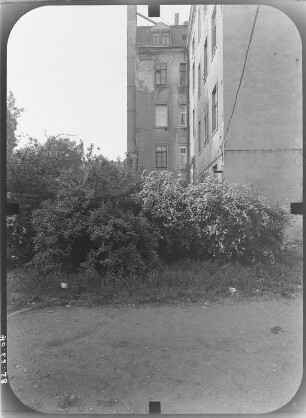 Dresden-Neustadt, Hoyerswerdaer Straße 38. Wohn- und Geschäftshaus (1875). Ansicht von der Bautzner Straße