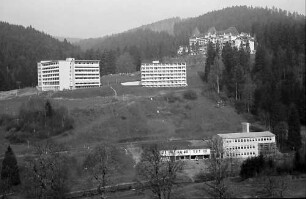 Todtmoos: Sanatorium Wehrawald von der gegenüberliegenden Bergseite