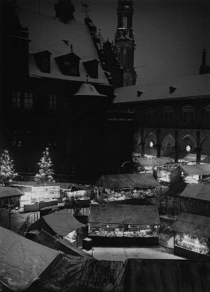 Der Striezelmarkt im Stallhof