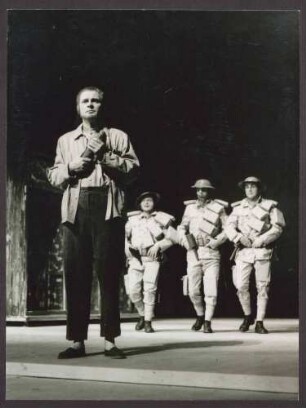 Mann ist Mann (Bertolt Brecht)