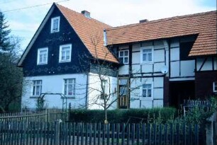 kleines Bauerngehöft am Ortsrand