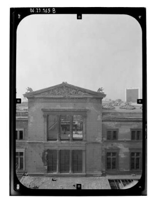 Berlin-Mitte, Bodestraße 1/3. Neues Museum (1843-1855; F. A. Stüler, Wiederaufbau 1986-2009). Teilansicht