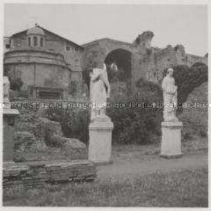 Rom, Forum Romanum, Haus der Vestalinnen, Tempel des Romulus, Maxentiusbasilika (Konstantinsbasilika)