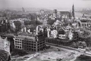 Dresden. Blick vom Rathausturm nach Nordwesten