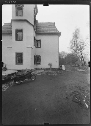 Dornreichenbach. Schloss (1665, Erweiterung 2. H. 19. Jh.). Westflügel mit Treppenturm