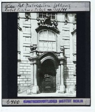 Wien, Palais Dietrichstein-Lobkowitz : Außenansicht, Detail, Portal