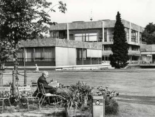 Der Schloßgarten von Karlsruhe mit Blick auf das Bundesvserfassungsgericht