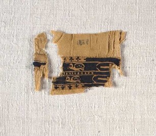 Fragmente eines Ärmels mit Doppelstreifen