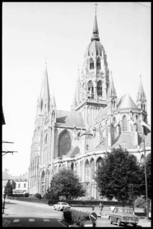 Bayeux: Kathedrale, Außenansicht von Osten