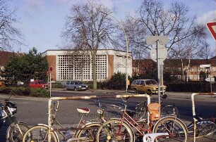 Kreistagssitzungssaal: im Vordergrund Fahrräder