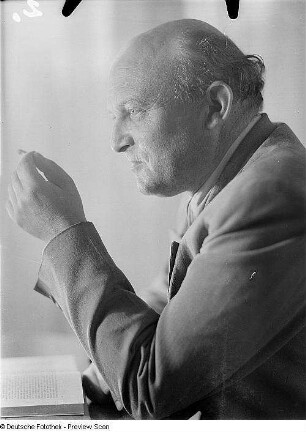 Porträt Günter Hausswald, Dramaturg an der Staatsoper Dresden