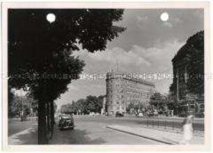 Berlin, Charlottenburg, Am Knie