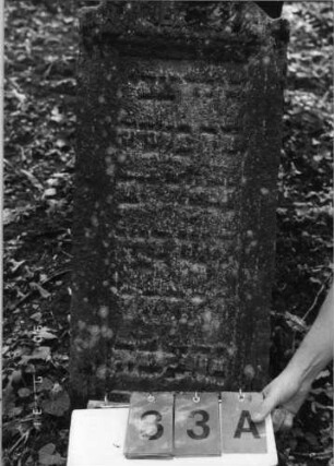 Grabstein 83 (Index: 99790588) Maße HxBxT: 87x40x18 cm: Grabstein 83A