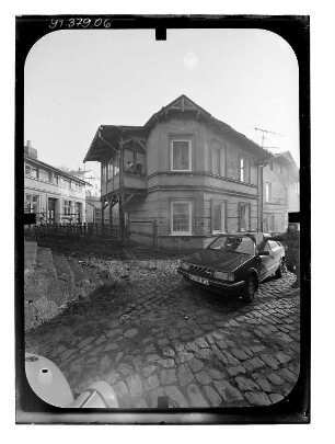 Sassnitz, Karlstraße 5. Wohnhaus. Straßenansicht mit Veranda