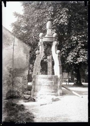 Schloß; Brunnen, 1. Hälfte des 17. Jhdt.