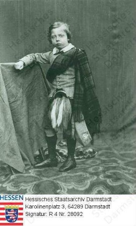 Leopold Prinz v. Großbritannien, Herzog v. Albany (1853-1884) / Porträt, stehendes Kinderbildnis im Kilt (scotch dress) / rechtsgewandte, vorblickende Ganzfigur