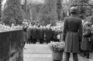 Gedenkstunde zum Volkstrauertag beim Ehrenmal für die Toten beider Weltkriege