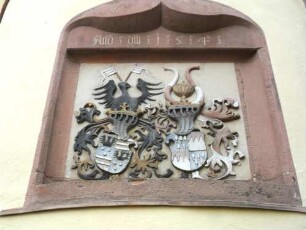 Stadtbild-Altes Rathaus (ab 1562 nach Umbau - Treppenturm Hofseite - Kartusche mit Jahr 1540 (Treppenturmbau) mit Allianzwappen Wertheim-Breuberg (links) und Limpurg-Gaildorf (rechts)