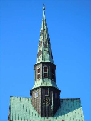 Osterode - Turm der Marktkirche : Blick auf den Turm der Marktkirche von Osterode. Aufgenommen im Harz am 23. Oktober 2011