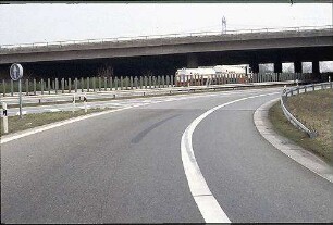 Ausfahrt aus Kreisel Südwest (Kaiserslautern Richtung Heidelberg) zu Nebenfahrbahn Süd der A656 (Mannheim Richtung Heidelberg)