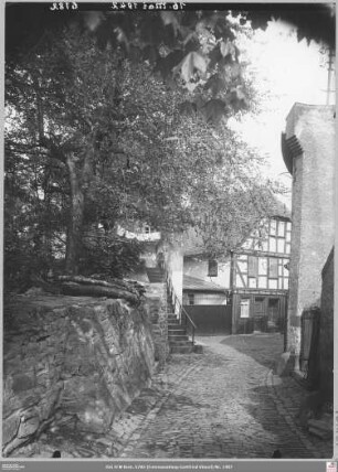 Hintergasse 2-4 in Kronberg von Osten