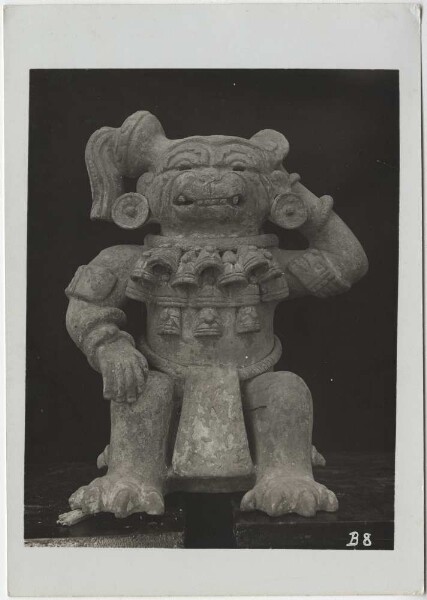 Figurine vessel from the Guillermo de Heredia Collection.